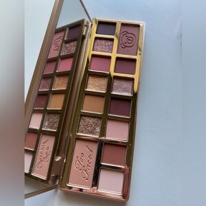 ⭐️NEW! Too Faced teddy bear eyeshadow palette